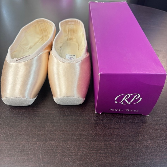 Recently Discontinued Rubin Radiance Pointe Shoes - Exclusive Style - Picture 2 of 5